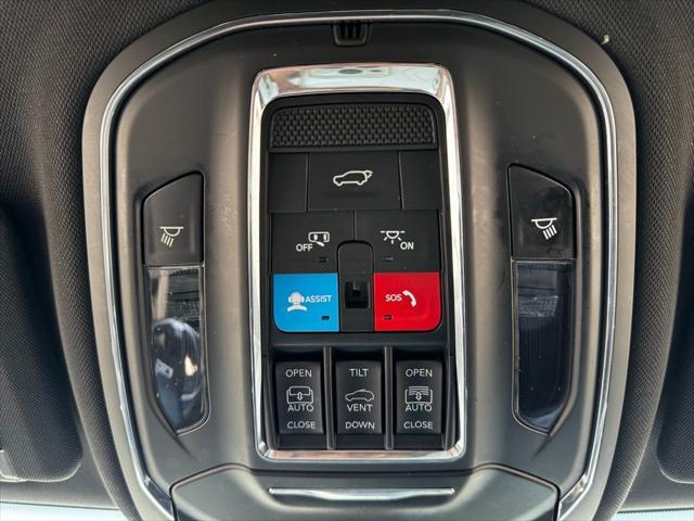 Photo of 2024 Silver Zynith Jeep Grand Cherokee L
