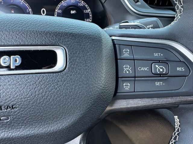 Photo of 2024 Silver Zynith Jeep Grand Cherokee L