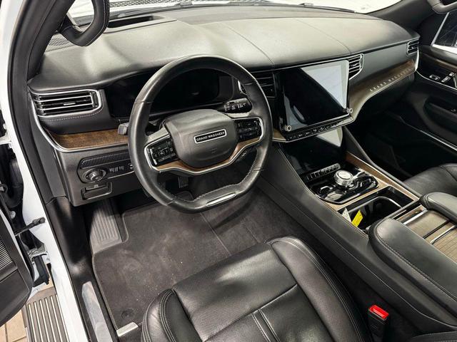 Photo of 2023 Bright White Clearcoat Jeep Grand Wagoneer