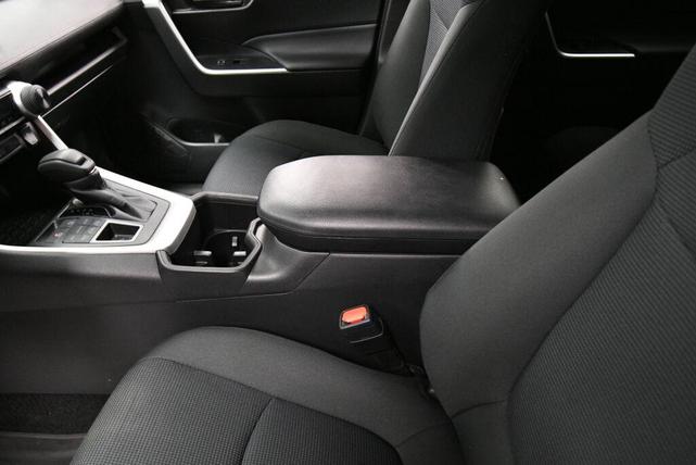 Photo of 2022 Midnight Black Metallic Toyota RAV4