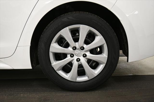 Photo of 2022 White Toyota Corolla