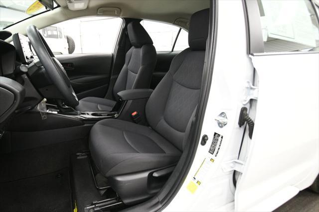 Photo of 2022 White Toyota Corolla