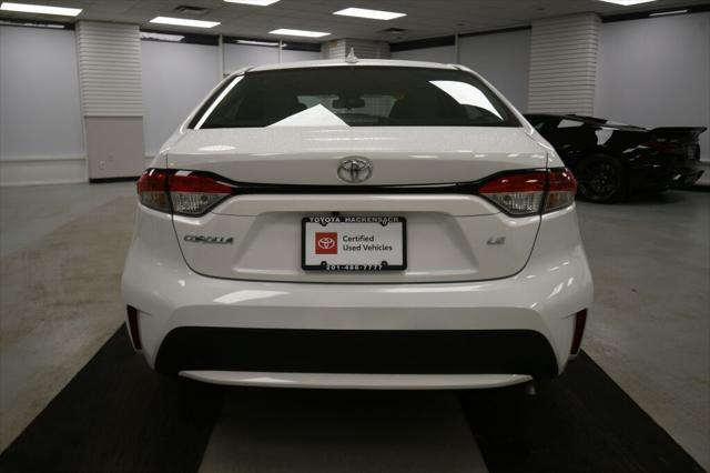 Photo of 2022 White Toyota Corolla