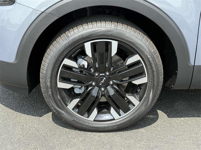 Photo of 2025 Everlasting Silver Kia Telluride