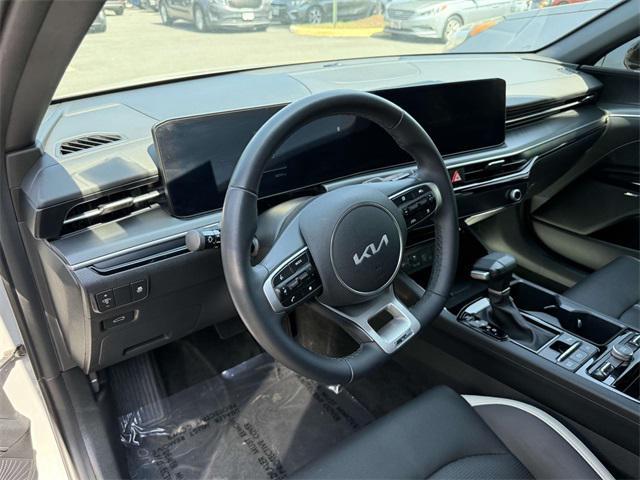 Photo of 2025 Wolf Gray Kia K5