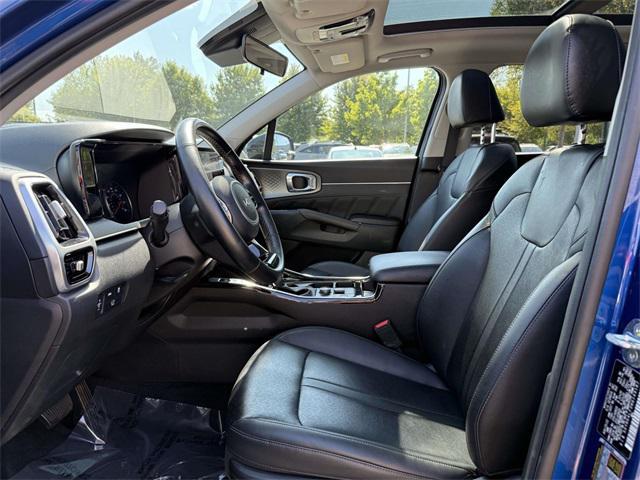 Photo of 2022 Sapphire Blue Kia Sorento