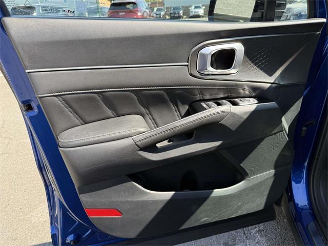 Photo of 2022 Sapphire Blue Kia Sorento