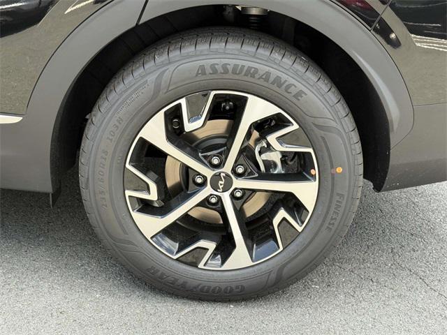 Photo of 2025 Fusion Black Kia Sportage Hybrid
