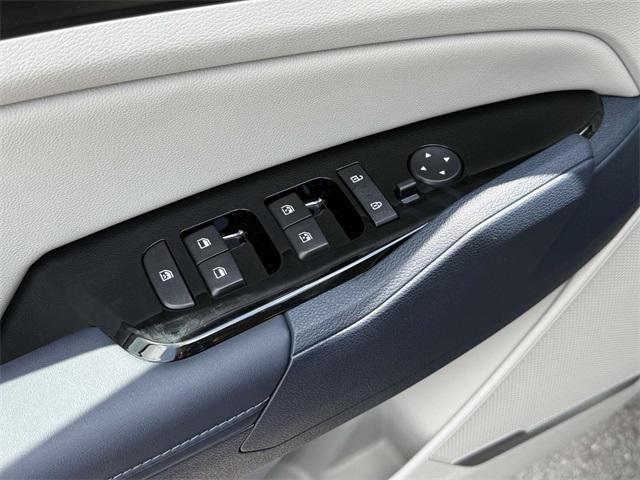 Photo of 2025 Fusion Black Kia Sportage Hybrid