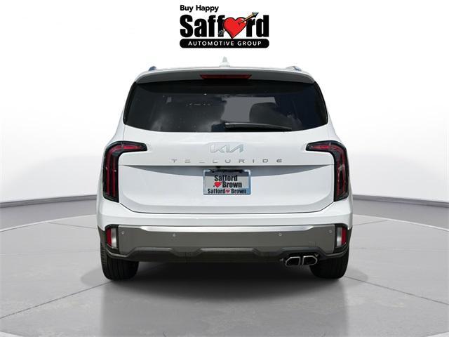 Photo of 2025 White Pearl Kia Telluride