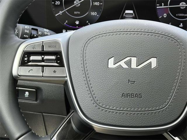 Photo of 2025 White Pearl Kia Telluride