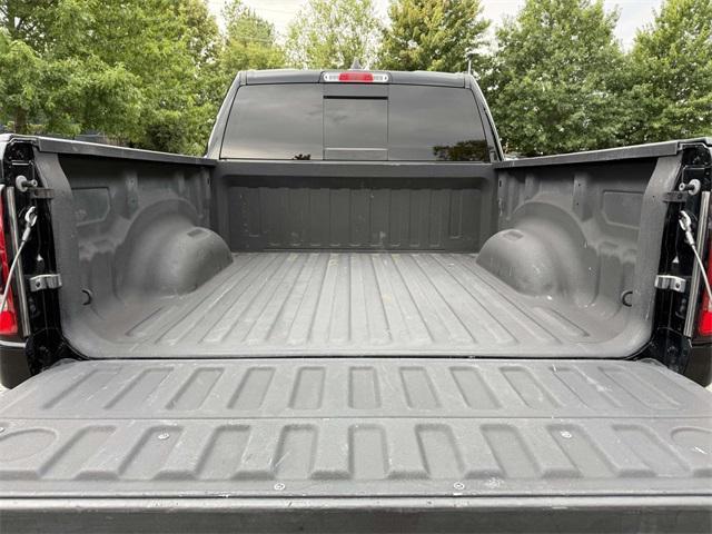 Photo of 2022 Diamond Black Crystal Pearlcoat RAM 1500