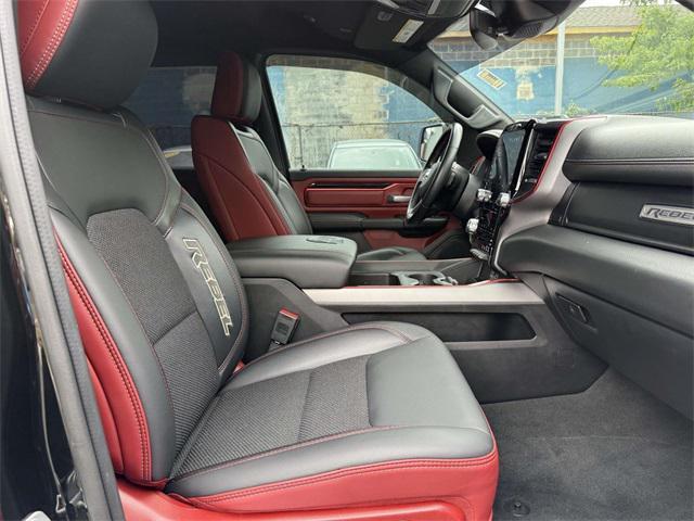 Photo of 2022 Diamond Black Crystal Pearlcoat RAM 1500