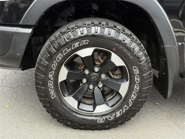 Photo of 2022 Diamond Black Crystal Pearlcoat RAM 1500
