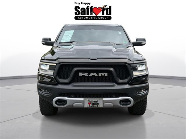 Photo of 2022 Diamond Black Crystal Pearlcoat RAM 1500