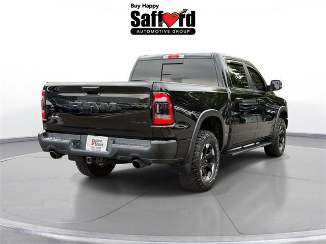 Photo of 2022 Diamond Black Crystal Pearlcoat RAM 1500
