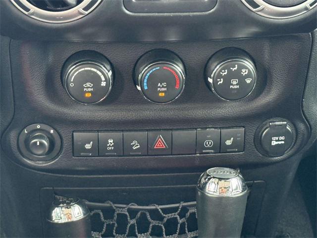 Photo of 2015 Black Clearcoat Jeep Wrangler Unlimited