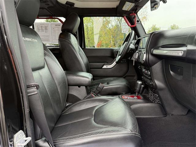 Photo of 2015 Black Clearcoat Jeep Wrangler Unlimited