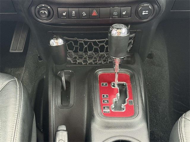 Photo of 2015 Black Clearcoat Jeep Wrangler Unlimited