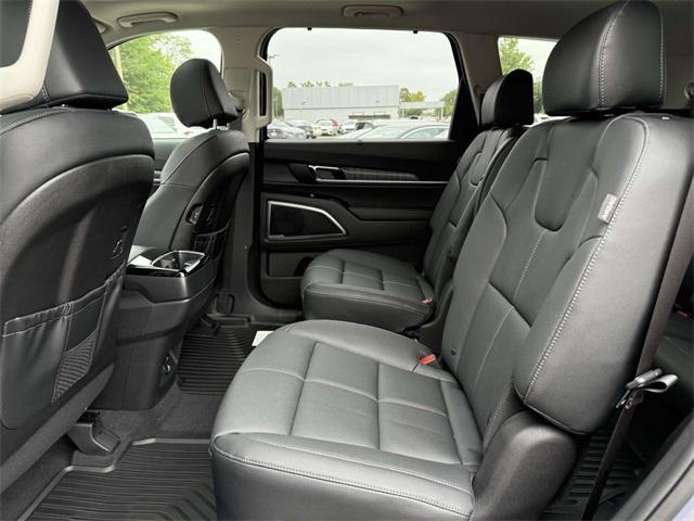 Photo of 2025 Everlasting Silver Kia Telluride