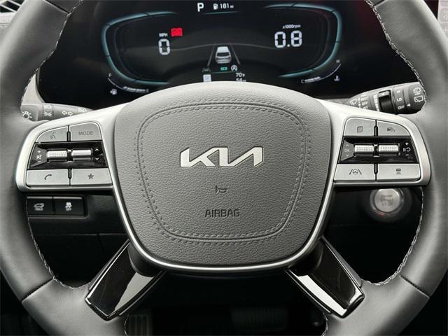 Photo of 2025 Everlasting Silver Kia Telluride