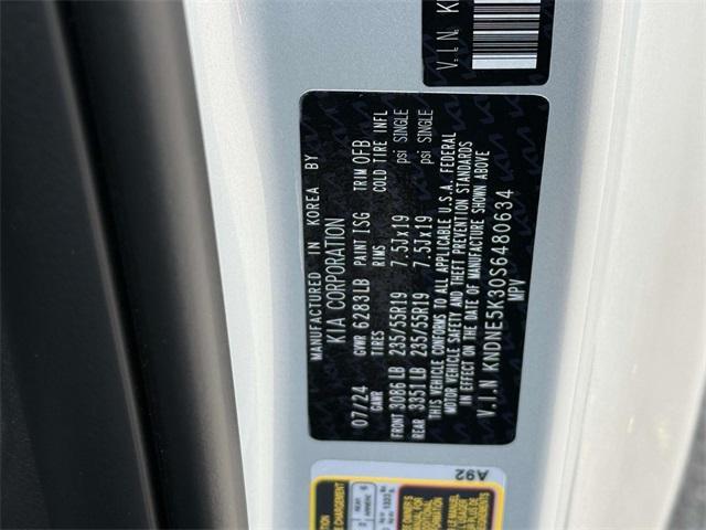 Photo of 2025 Ivory Silver Kia Carnival