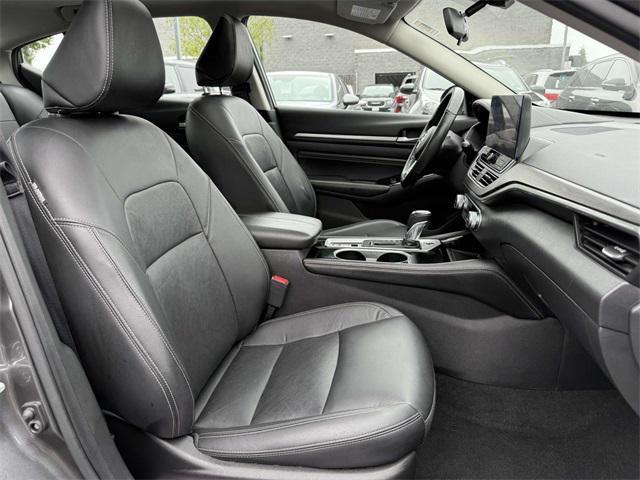 Photo of 2023 Gun Metallic Nissan Altima