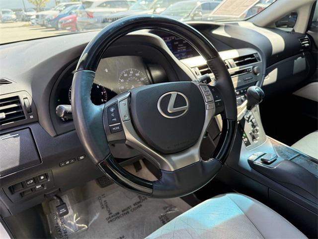 Photo of 2015 Silver Lining Metallic Lexus RX 350