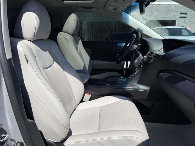 Photo of 2015 Silver Lining Metallic Lexus RX 350