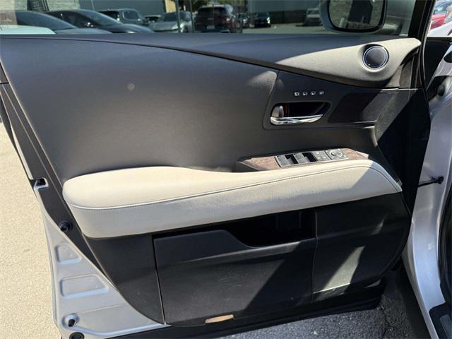 Photo of 2015 Silver Lining Metallic Lexus RX 350