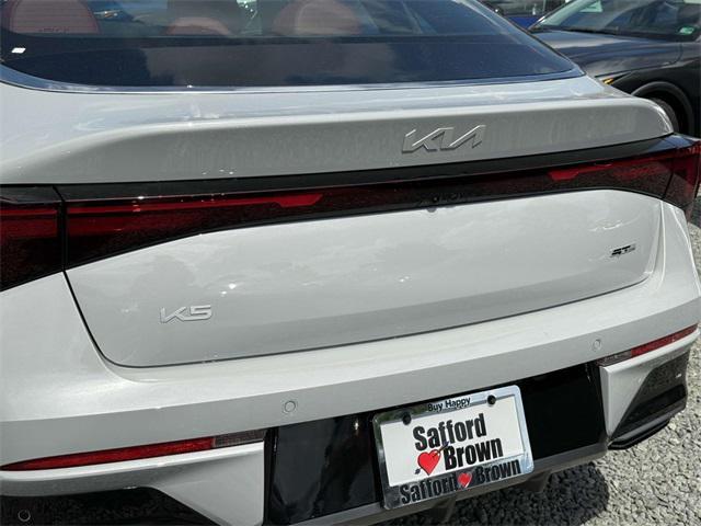 Photo of 2025 Gray Kia K5