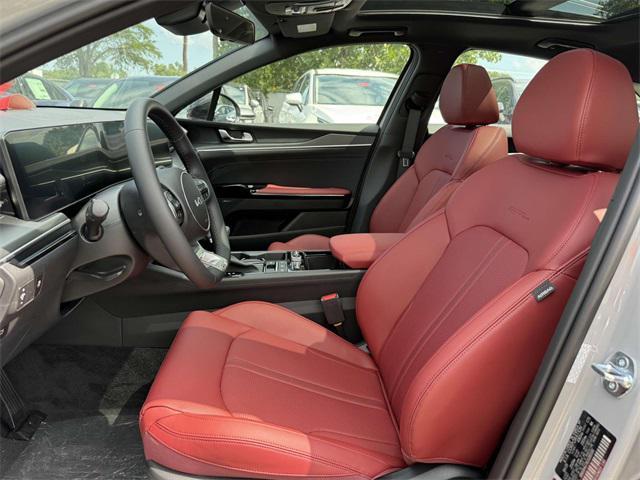 Photo of 2025 Gray Kia K5