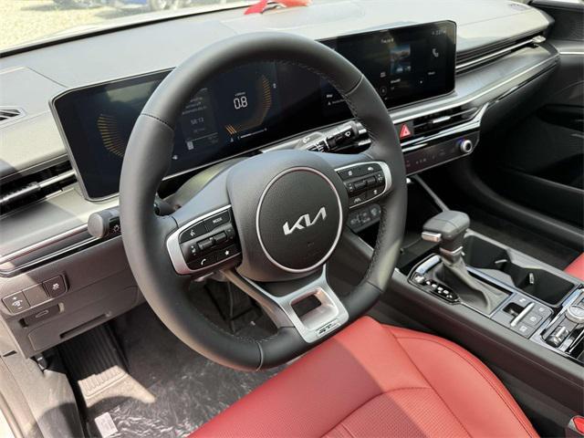 Photo of 2025 Gray Kia K5