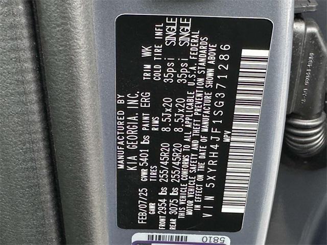 Photo of 2025 Everlasting Silver Kia Sorento
