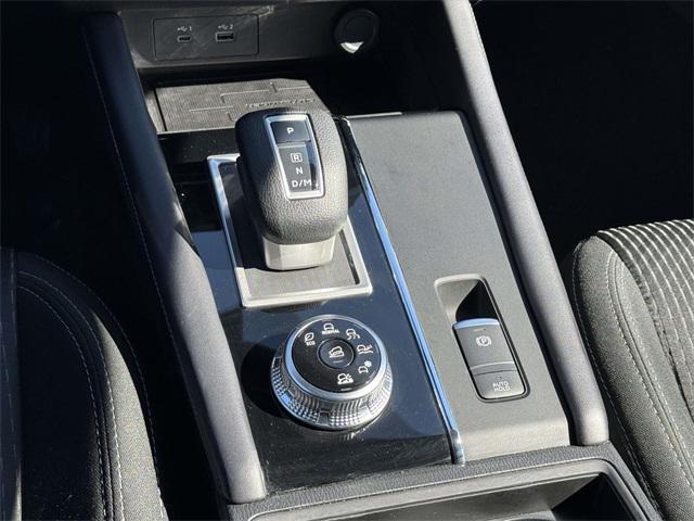 Photo of 2024 Black Diamond Mitsubishi Outlander