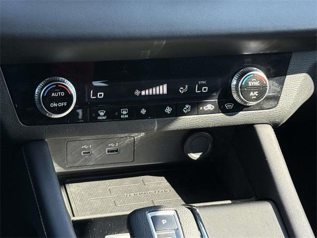 Photo of 2024 Black Diamond Mitsubishi Outlander