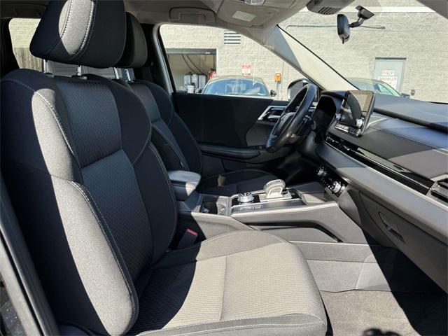 Photo of 2024 Black Diamond Mitsubishi Outlander