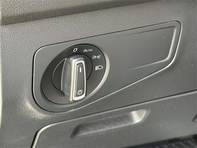 Photo of 2019 Deep Black Pearl Volkswagen Tiguan