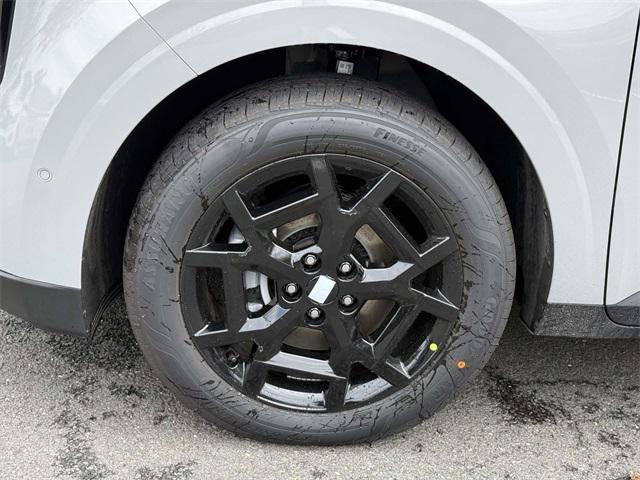 Photo of 2026 Ceramic White Kia Carnival Hybrid