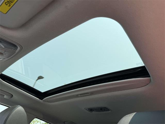 Photo of 2022 Snow White Pearl Kia Niro EV