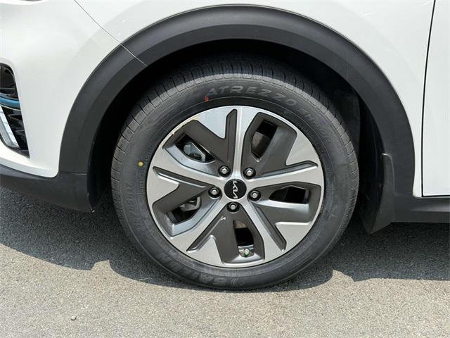 Photo of 2022 Snow White Pearl Kia Niro EV