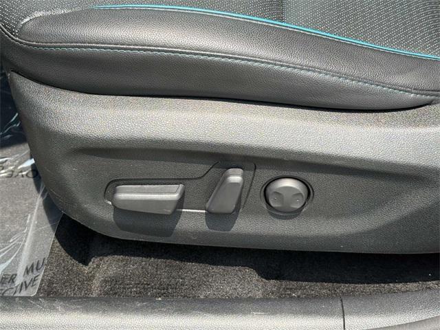 Photo of 2022 Snow White Pearl Kia Niro EV