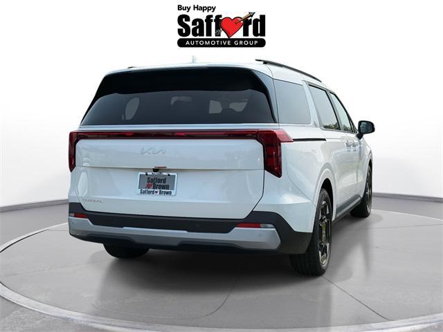 Photo of 2025 White Pearl Kia Carnival