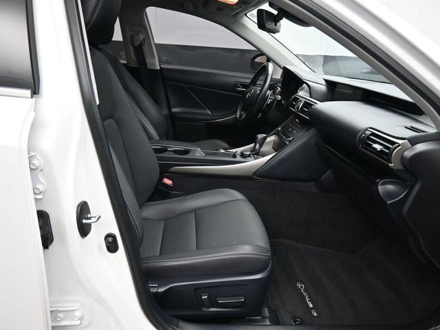 Photo of 2020 Ultra White Lexus IS 300