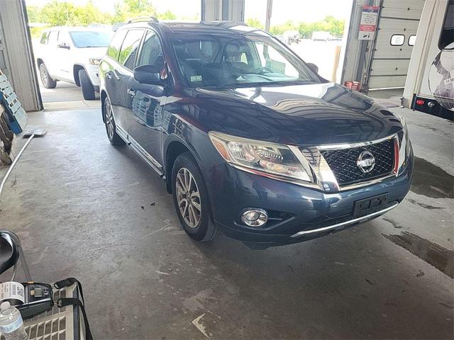 Photo of 2015 Arctic Blue Metallic Nissan Pathfinder