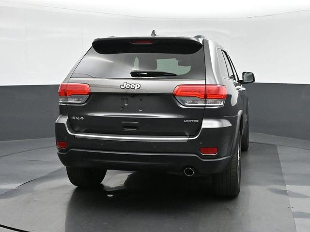 Photo of 2015 Granite Crystal Metallic Clearcoat Jeep Grand Cherokee