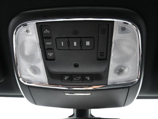 Photo of 2015 Granite Crystal Metallic Clearcoat Jeep Grand Cherokee