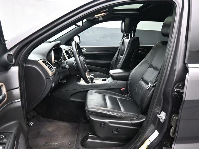 Photo of 2015 Granite Crystal Metallic Clearcoat Jeep Grand Cherokee