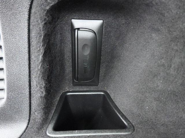 Photo of 2015 Granite Crystal Metallic Clearcoat Jeep Grand Cherokee