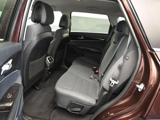 Photo of 2016 Dark Cherry Kia Sorento